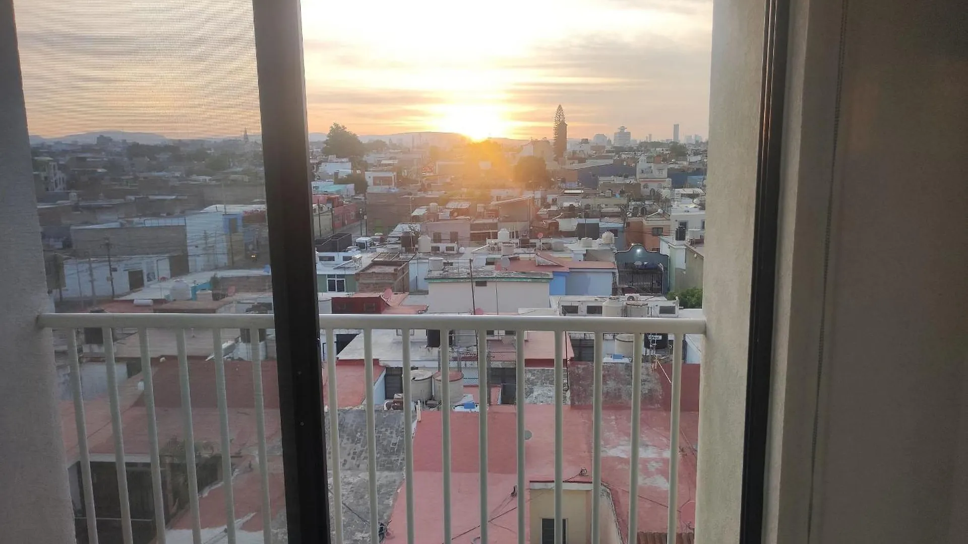 Alojamiento Centrico Cerca De H. Civil, Cucs, Imss Guadalajara 0*,